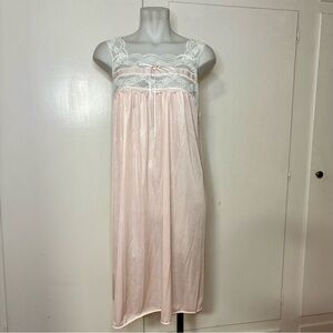 Vintage 70s/80s Deena Baby Pink Lace Trim Nylon Babydoll Short Nightgown Dress